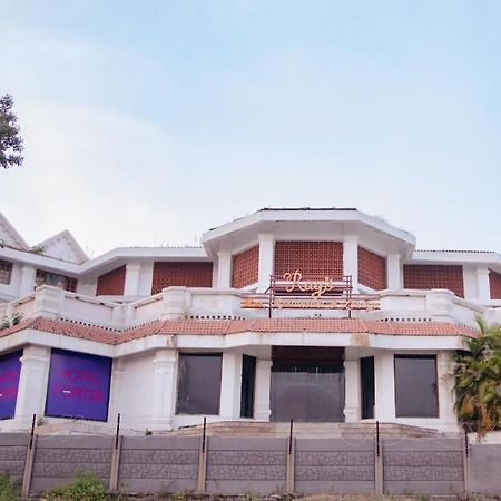 Hotel Fort28 Nagpur Dış mekan fotoğraf